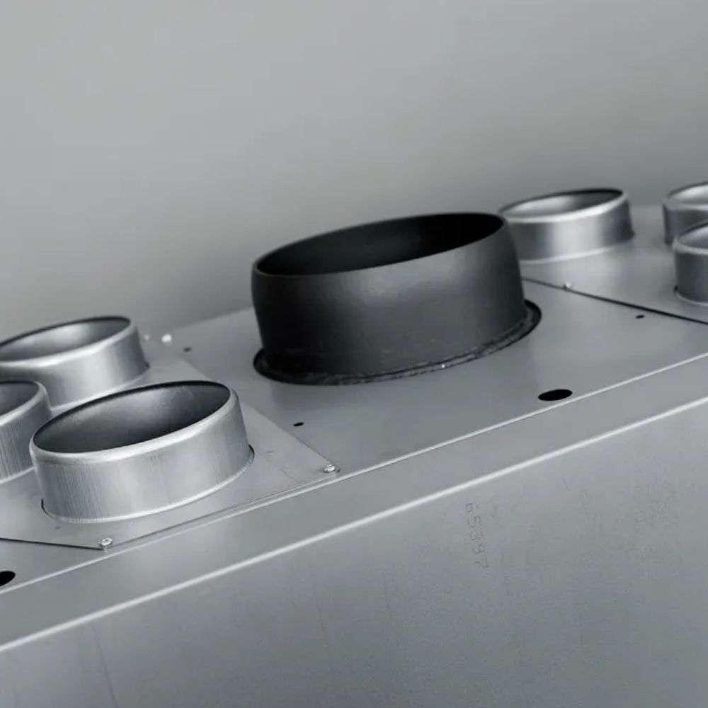 Camini a legna UNIFLAM 760 EVO PBS con condotti d'aria e alimentazione d'aria, vetro curvo, lato destro, 10 kW | Inserti Camini | Camini a legna |